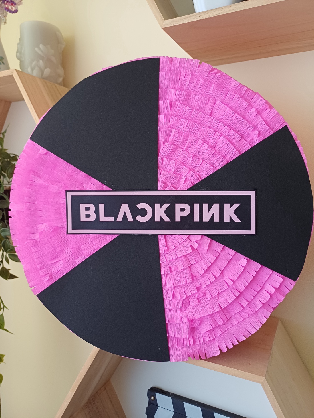 Piñata pinata piniata Black Pink - jucării și echipamente pentru copii - jocuri de mișcare - Artynos.ro