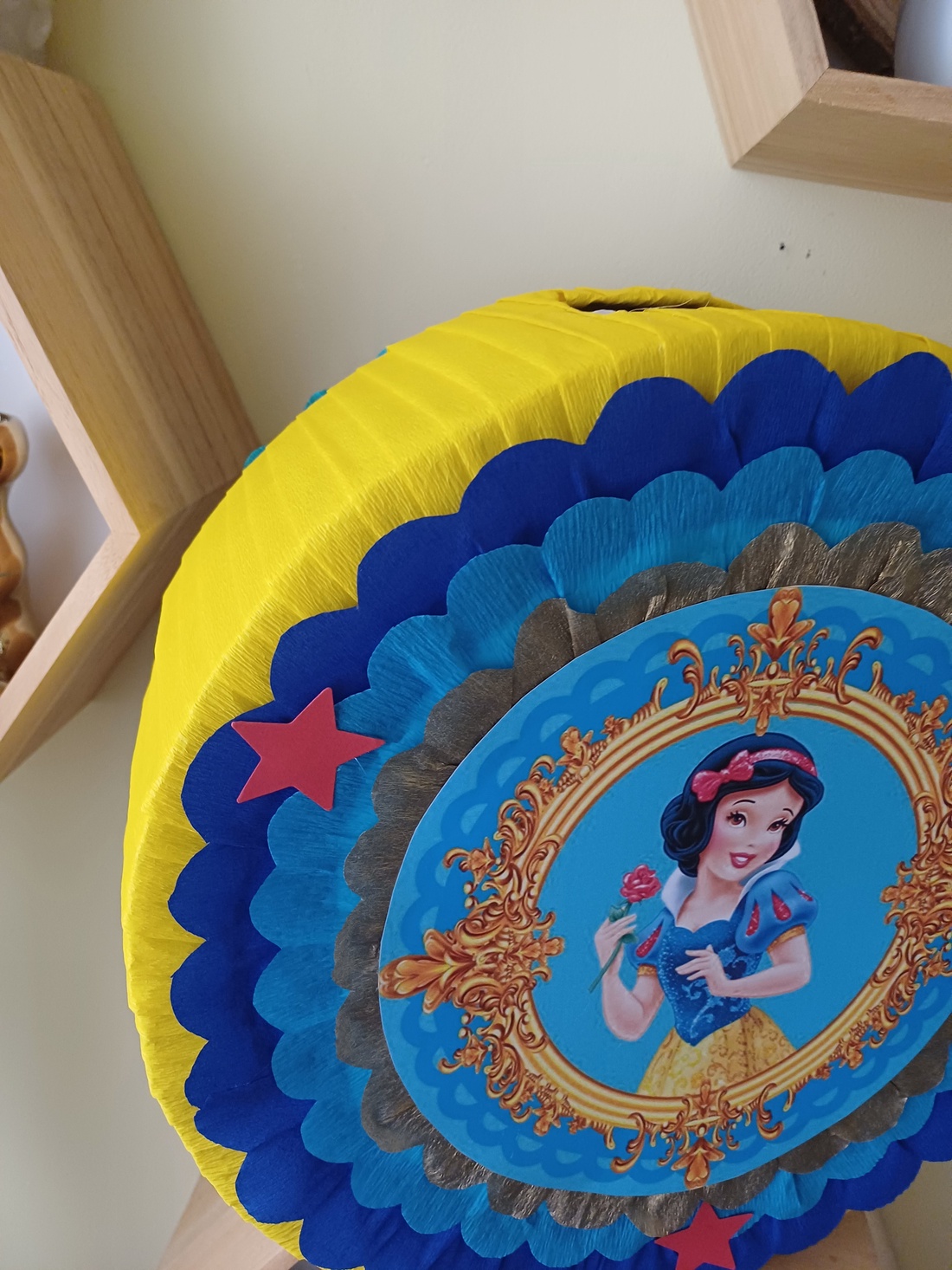 Piñata pinata piniata Alba ca Zapada - jucării și echipamente pentru copii - jocuri de rol - Artynos.ro Piñata pinata piniata Alba ca Zapada - jucării și echipamente pentru copii - jocuri de rol - Artynos.ro