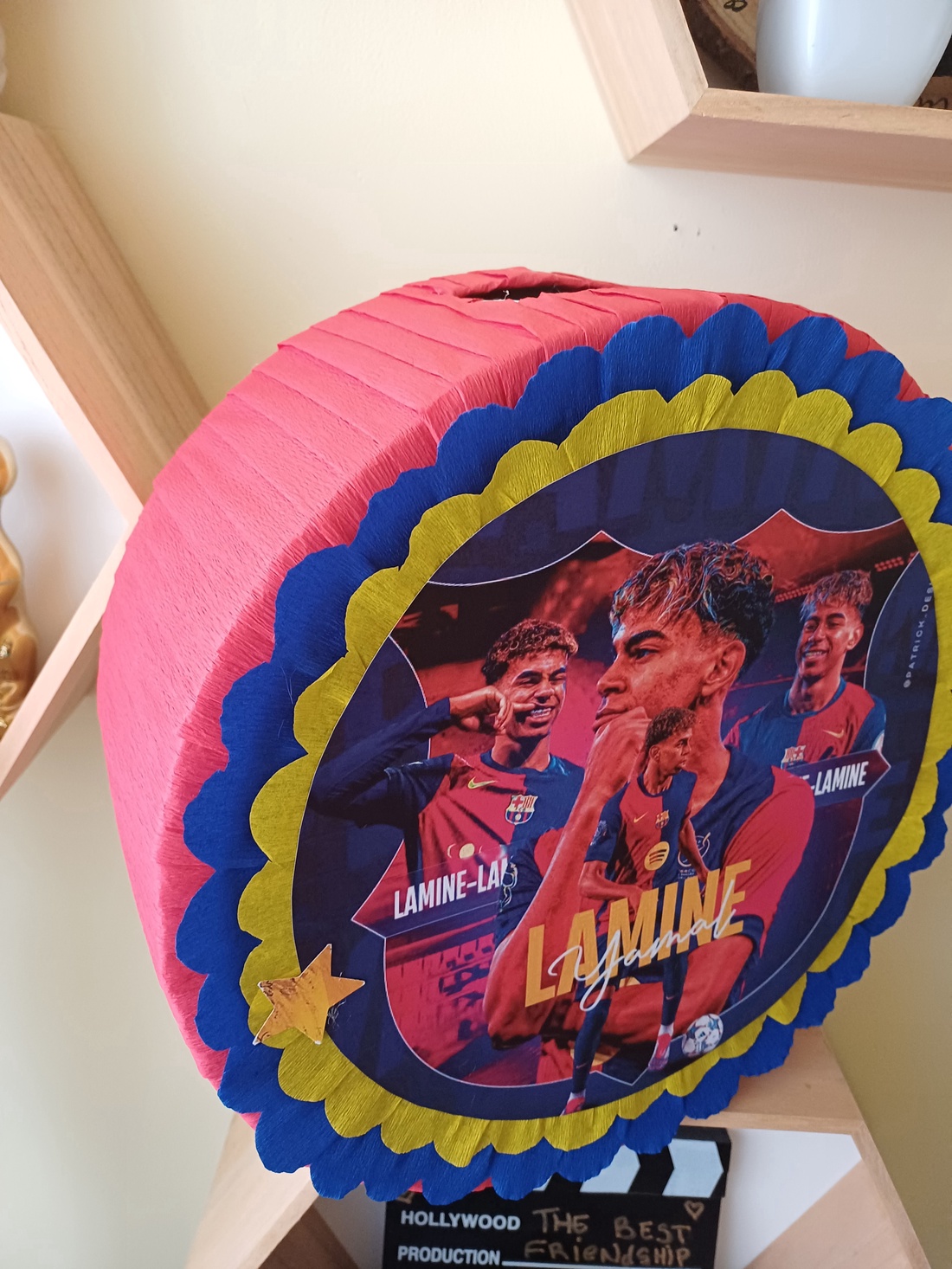 Piñata pinata piniata Lamine Jamal fotbal - jucării și echipamente pentru copii - jocuri de rol - Artynos.ro Piñata pinata piniata Lamine Jamal fotbal - jucării și echipamente pentru copii - jocuri de rol - Artynos.ro
