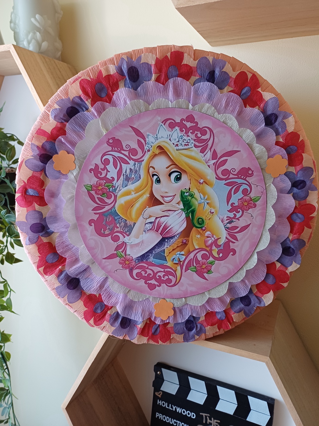 Piñata pinata piniata Rapunzel - jucării și echipamente pentru copii - jocuri de mișcare - Artynos.ro Piñata pinata piniata Rapunzel - jucării și echipamente pentru copii - jocuri de mișcare - Artynos.ro