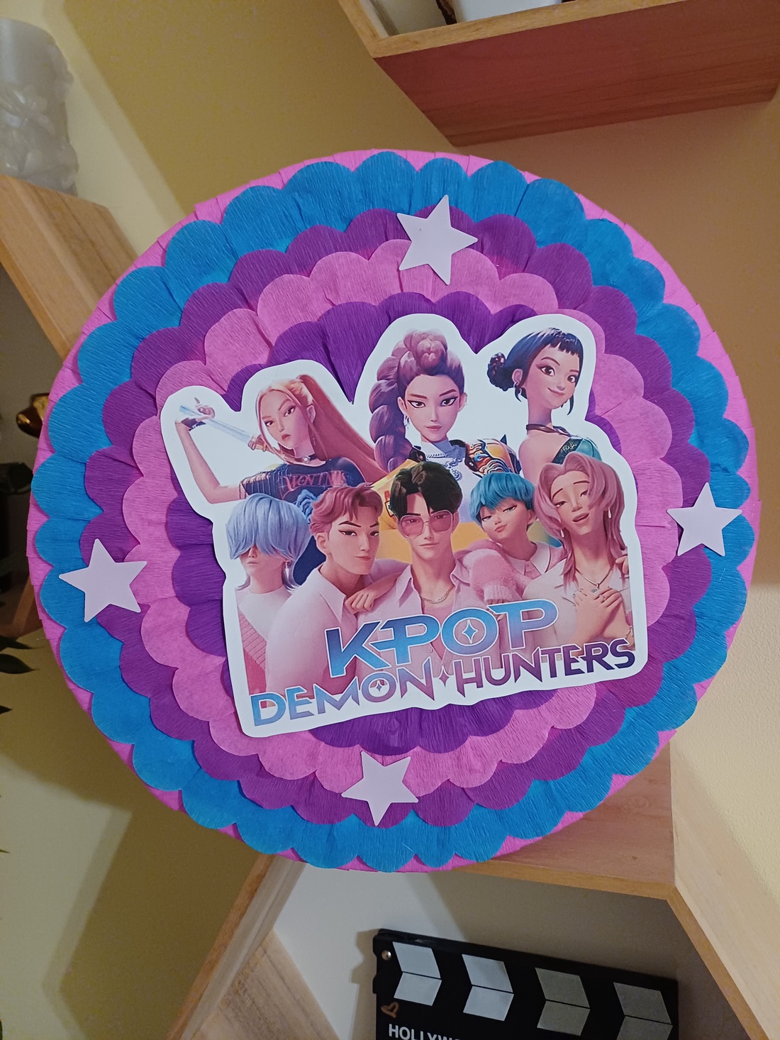 Piñata pinata piniata K-Pop Demon Hunters - jucării și echipamente pentru copii - jocuri de mișcare - Artynos.ro