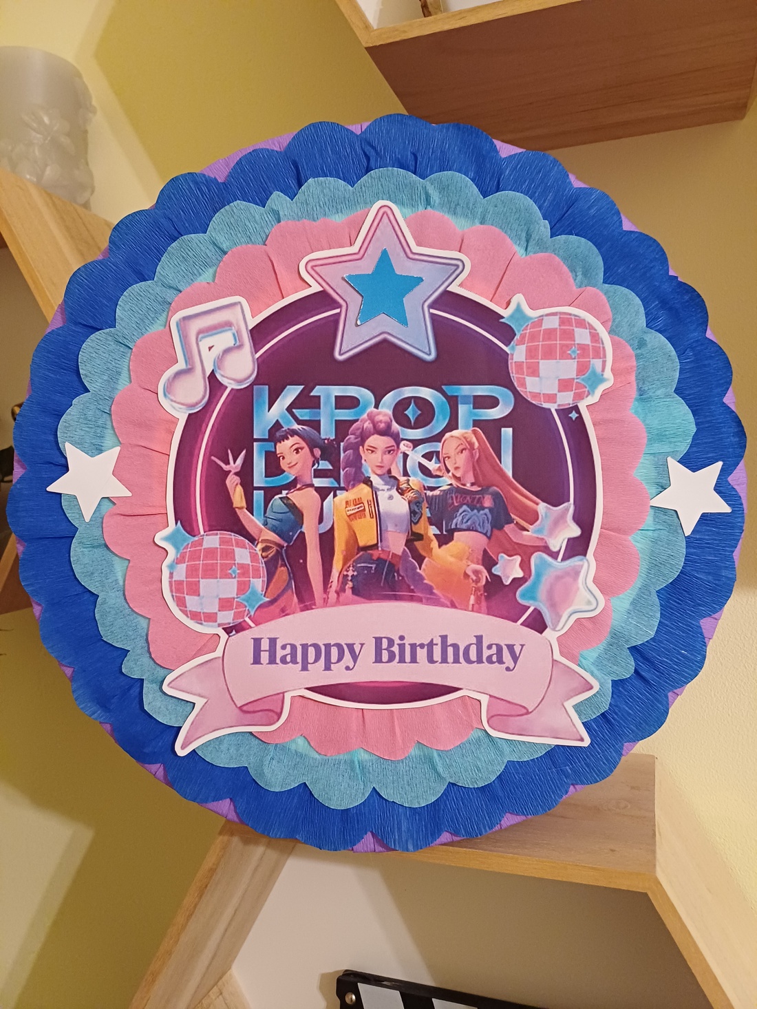 Piñata pinata piniata KPop Demon Hunters - jucării și echipamente pentru copii - jocuri de rol - Artynos.ro