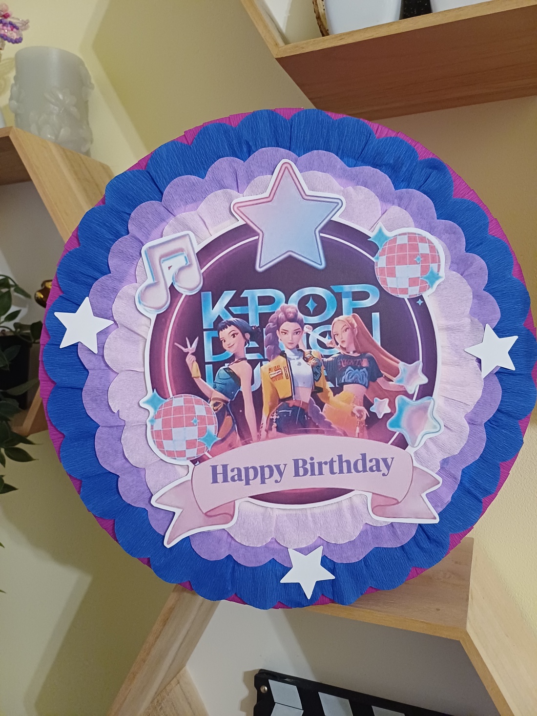 Piñata pinata piniata K-Pop Demon Hunters - jucării și echipamente pentru copii - jocuri de rol - Artynos.ro