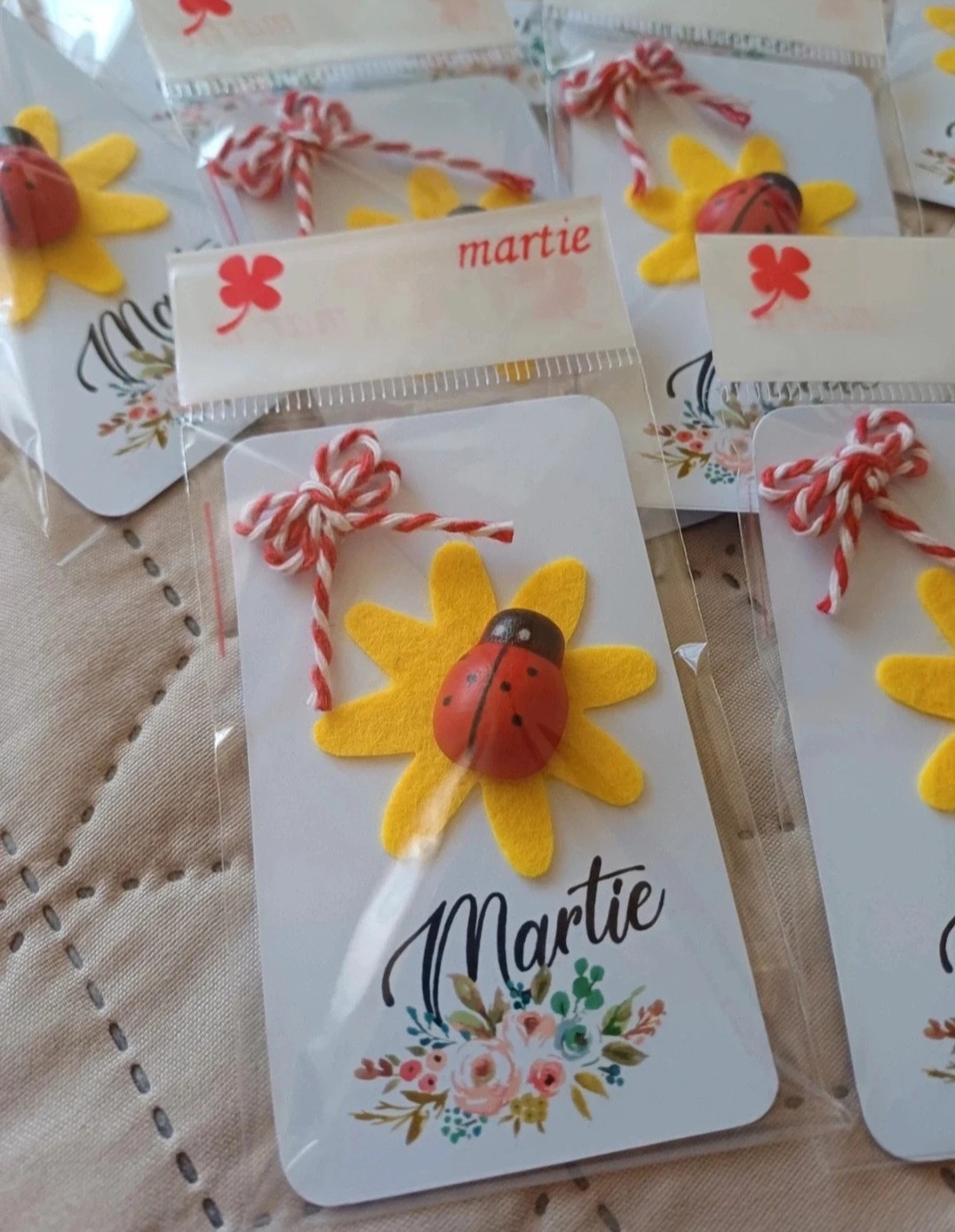 Martisoare buburuza handmade  - bijuterii - mărțișor - Artynos.ro