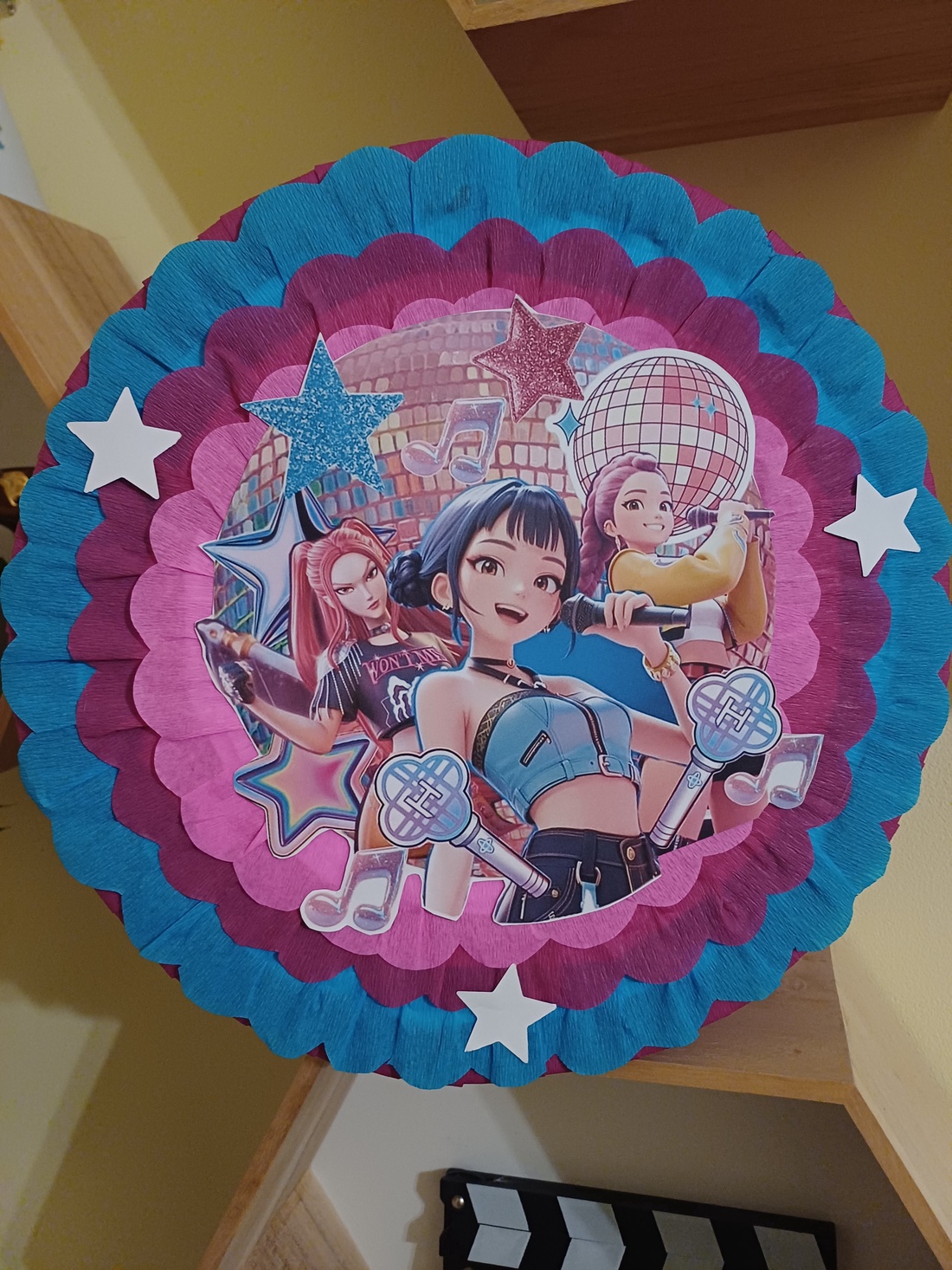 Piñata pinata piniata K-Pop  - jucării și echipamente pentru copii - jocuri de mișcare - Artynos.ro