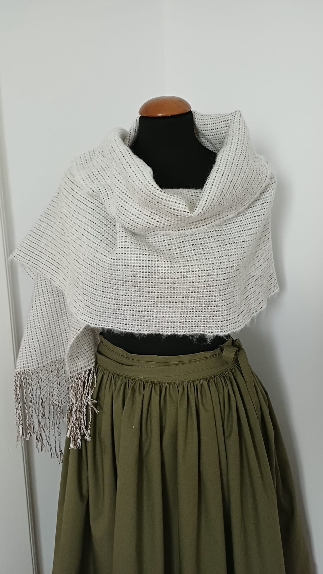 Șal - îmbrăcăminte și modă - eșarfe, pălării, fularuri - șaluri - Artynos.ro