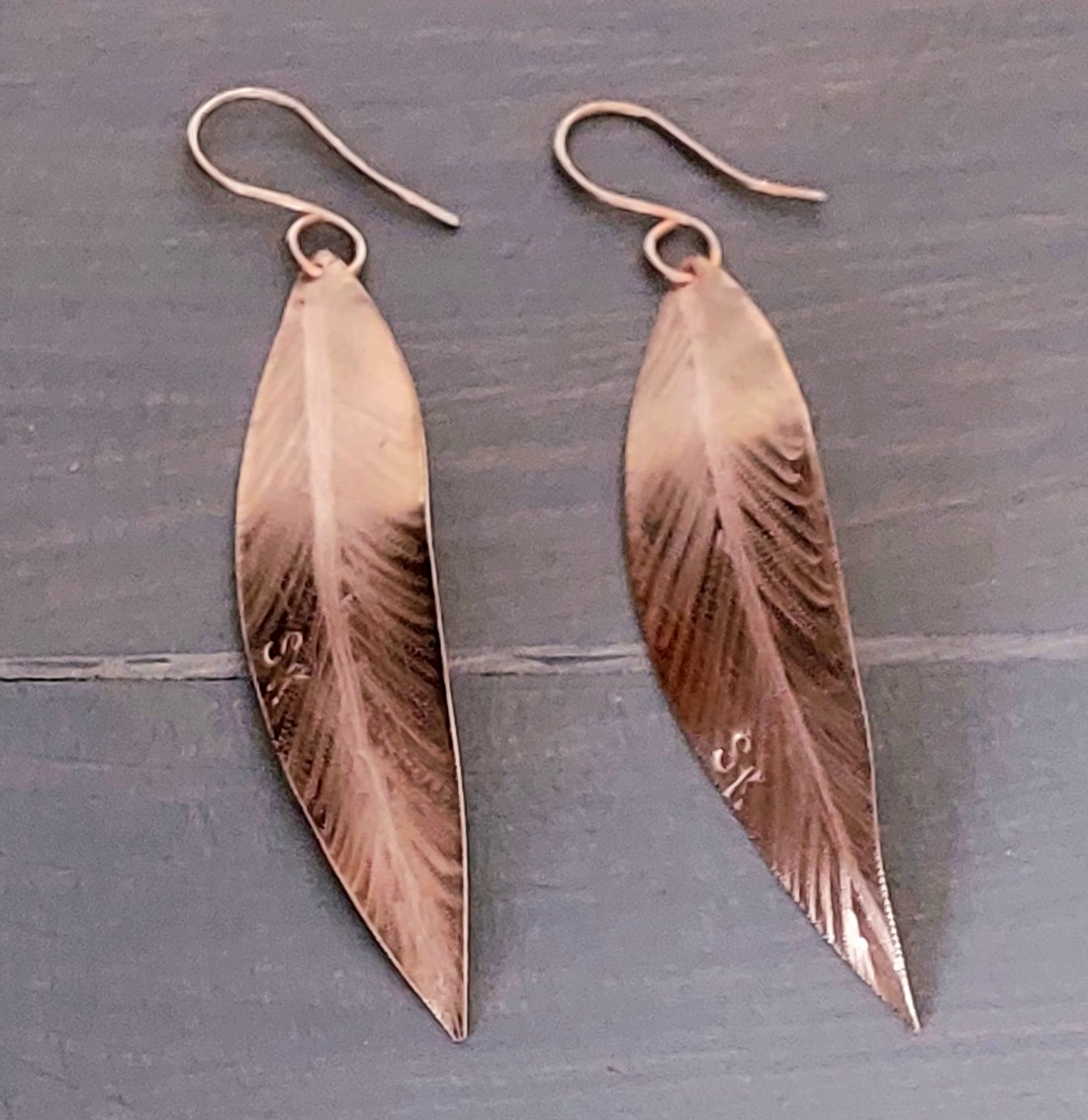 Cercei narcisă din cupru -  - Artynos.ro Cercei narcisă din cupru -  - Artynos.ro