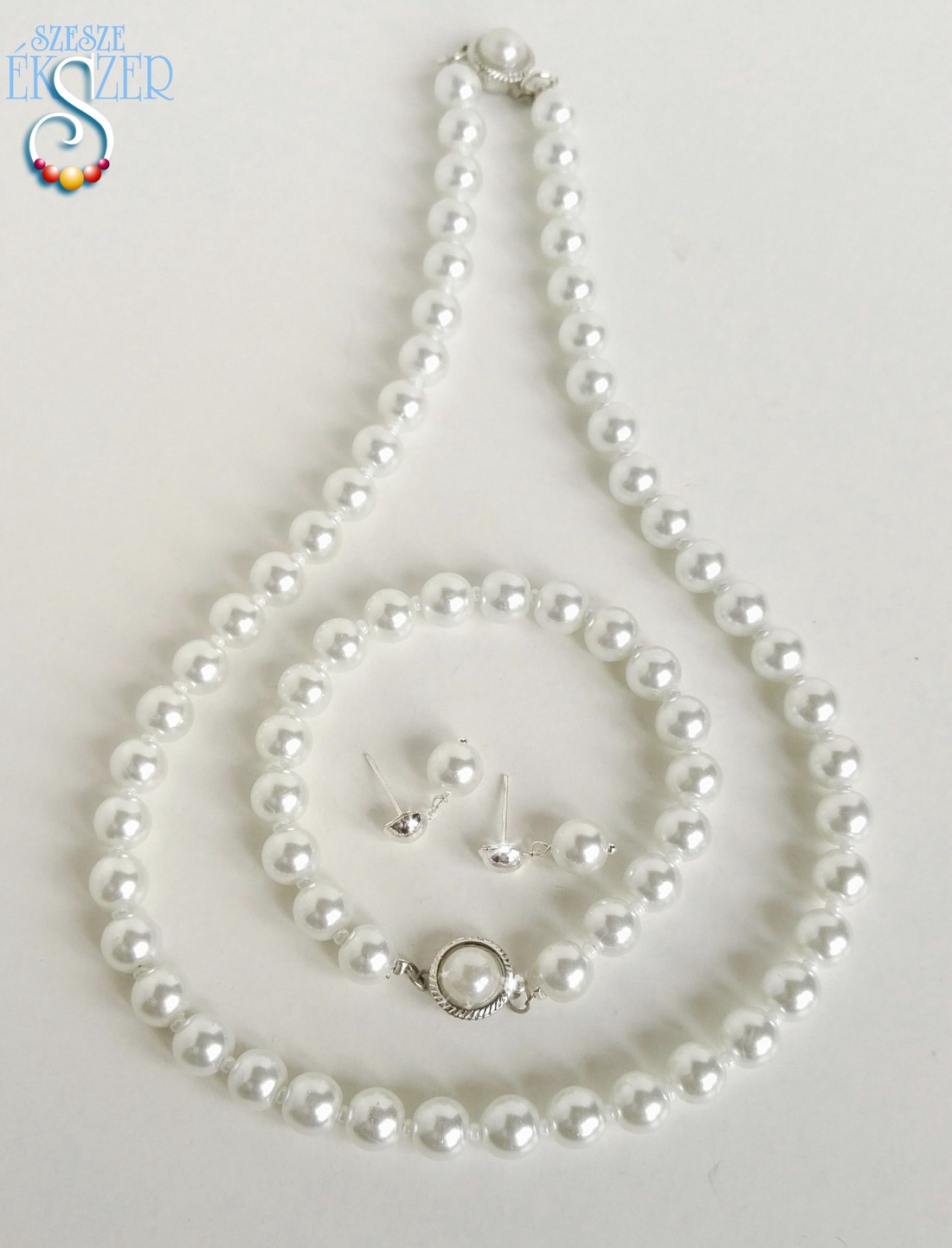 set de bijuterii clasic cu perle - accesorii nuntă - bijuterii mireasă - set bijuterii de mireasă - Artynos.ro set de bijuterii clasic cu perle - accesorii nuntă - bijuterii mireasă - set bijuterii de mireasă - Artynos.ro