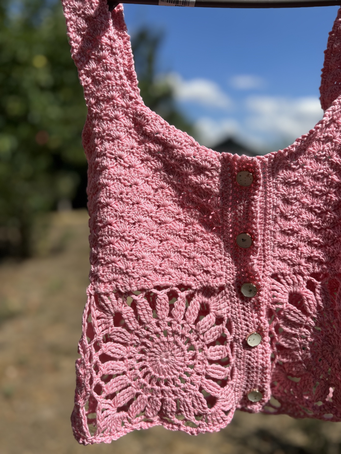 Top handmade �Blush Bloom - îmbrăcăminte și modă - haine damă - top de damă, bralette - Artynos.ro