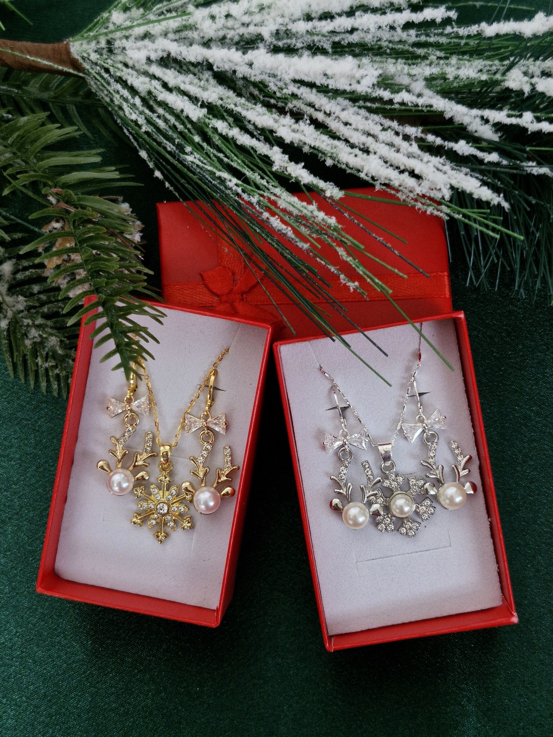 Set placat cu aur de 18K cu reni și fundițe de zirconiu - crăciun - cadouri de moș crăciun - cadouri de moș crăciun - Artynos.ro