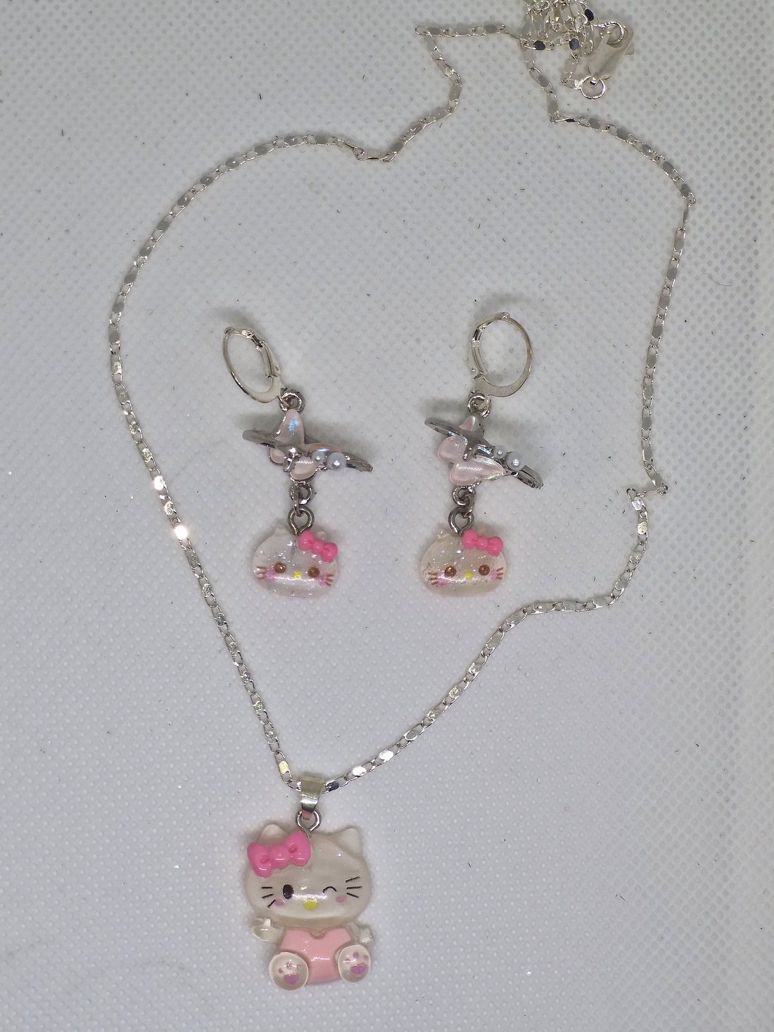 Set argint 925 cu Hello Kitty - bijuterii - cercei - cercei din argint - Artynos.ro