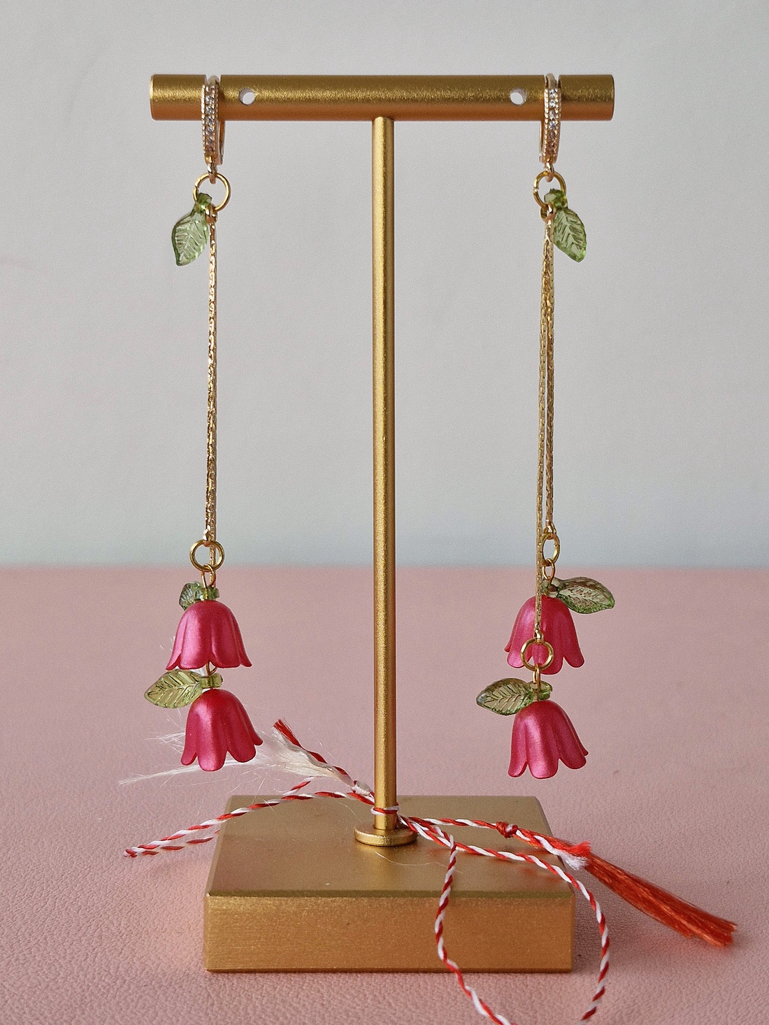 Cercei Vestirea Primăverii cu lalele roșii - bijuterii - mărțișor - Artynos.ro