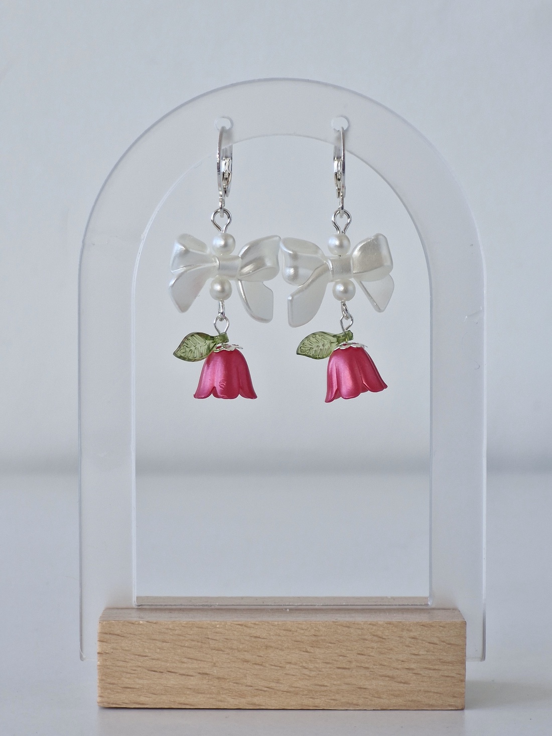 Cercei Mărțișor cu fundițe si lalele roșii - bijuterii - cercei - cercei din argint - Artynos.ro