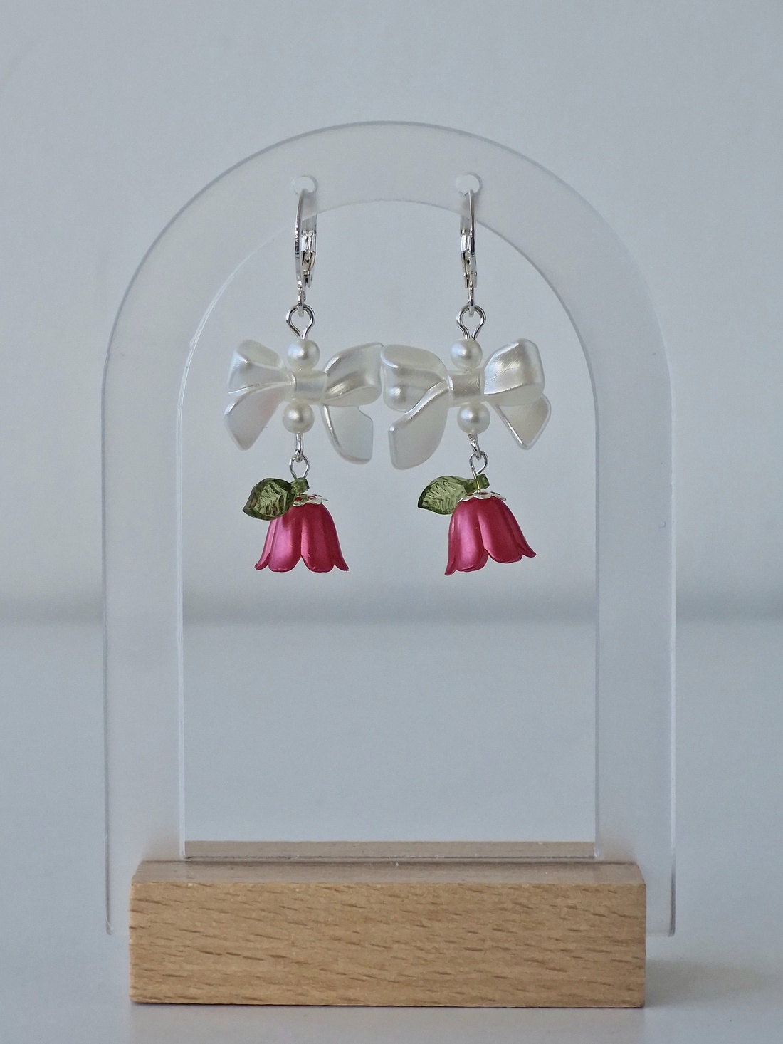 Cercei Mărțișor cu fundițe si lalele roșii - bijuterii - cercei - cercei din argint - Artynos.ro