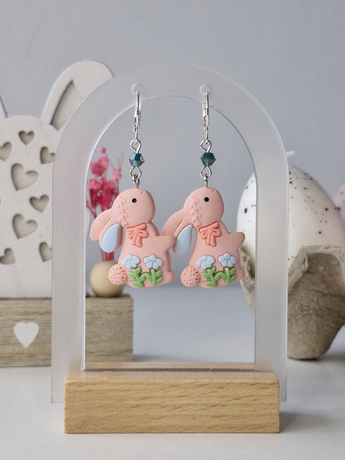 Cercei de Paște cu iepurași roz cu albastru - decor de sărbători - decorațiuni de paște - iepuraș de paște - Artynos.ro