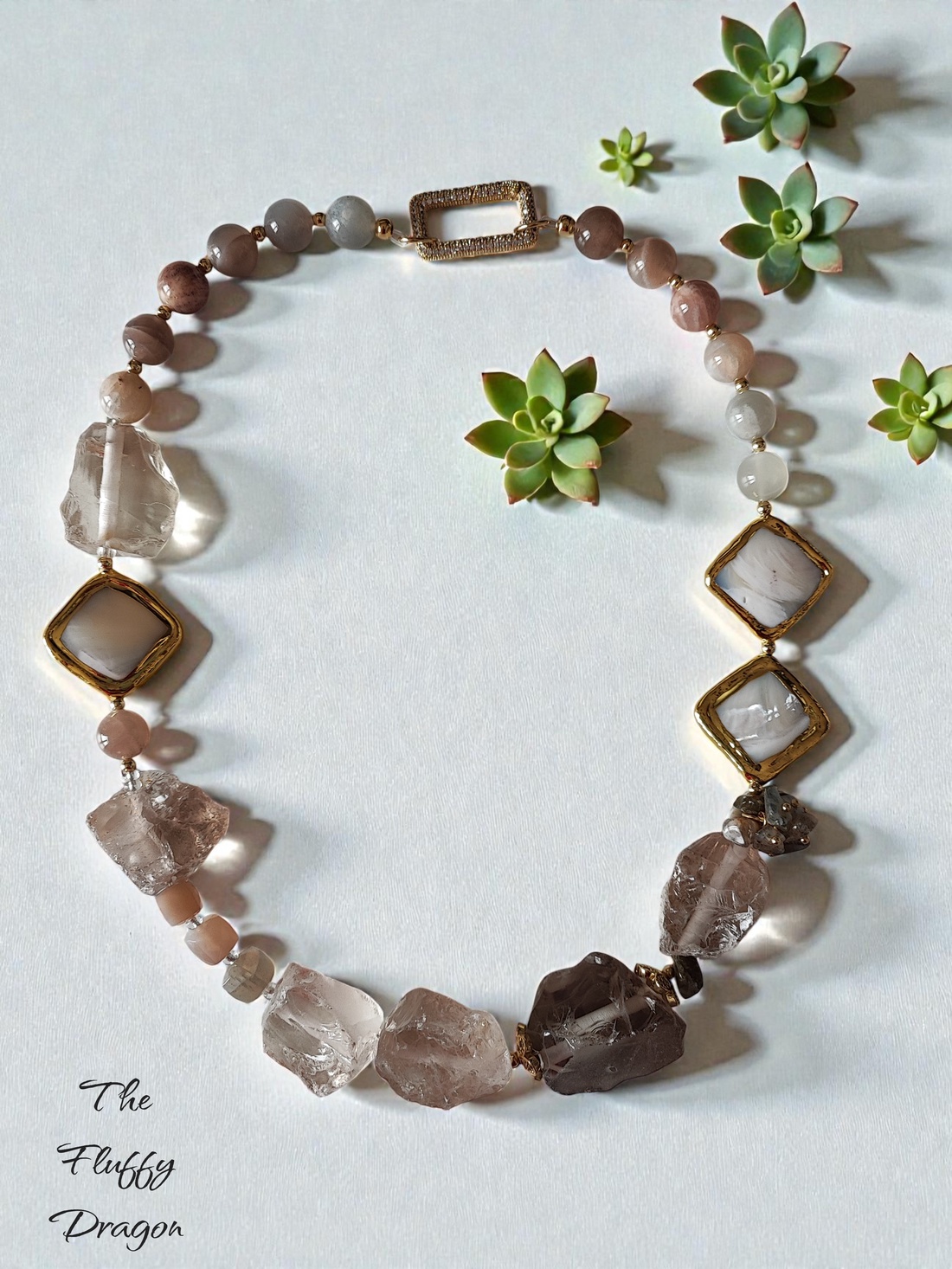 Colier unicat, brutalist, piatra lunii, cuart brut, perle cultura - bijuterii - coliere - coliere din pietre semiprețioase - Artynos.ro