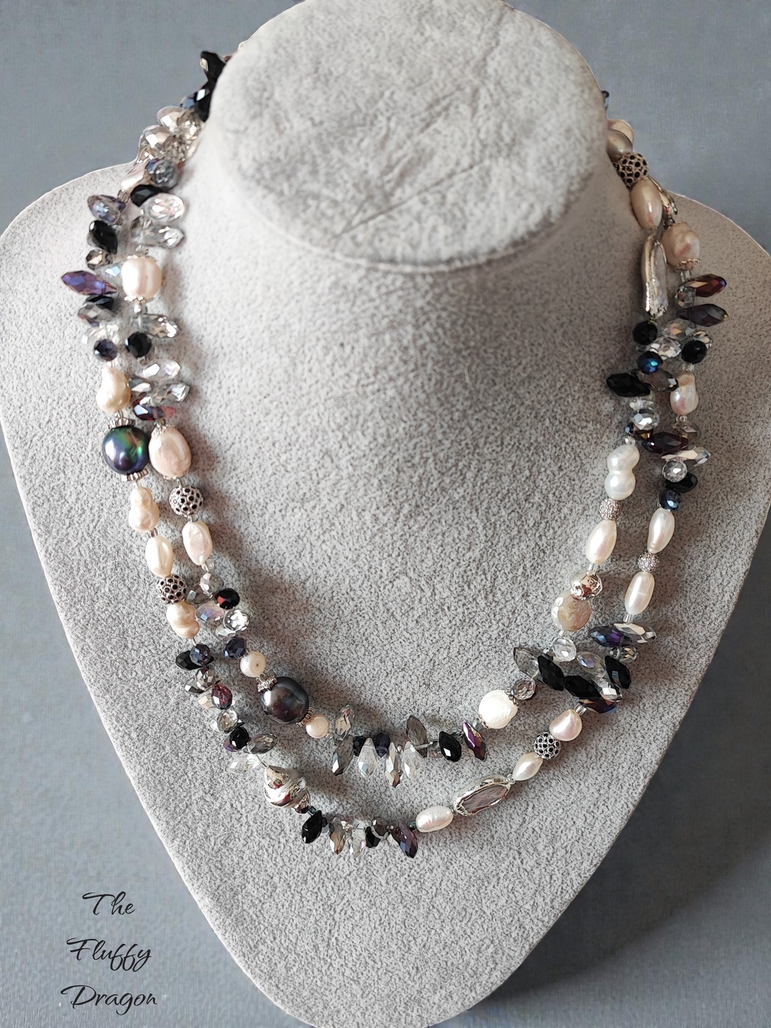 Colier lung, office, perle de cultura si margele - bijuterii - coliere - coliere din mărgele - Artynos.ro