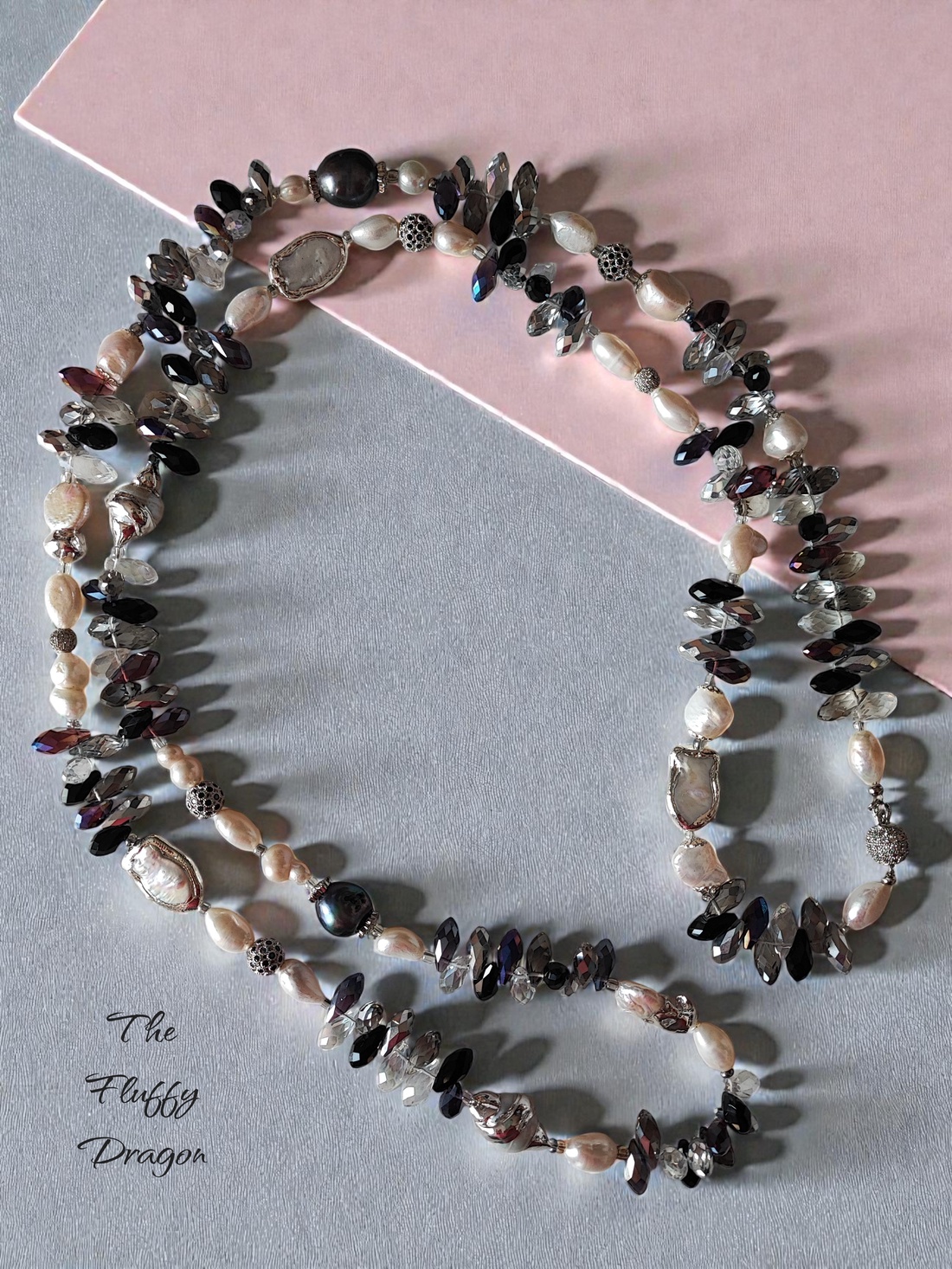 Colier lung, office, perle de cultura si margele - bijuterii - coliere - coliere din mărgele - Artynos.ro