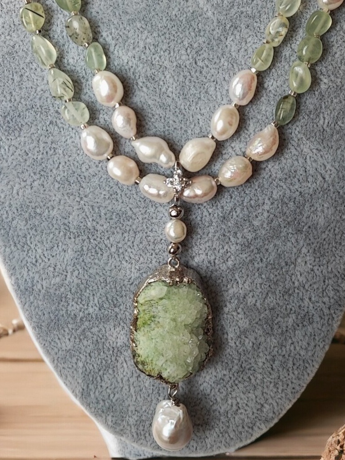Colier unicat din perle, prehnit si cuart - bijuterii - coliere - coliere din perle - Artynos.ro