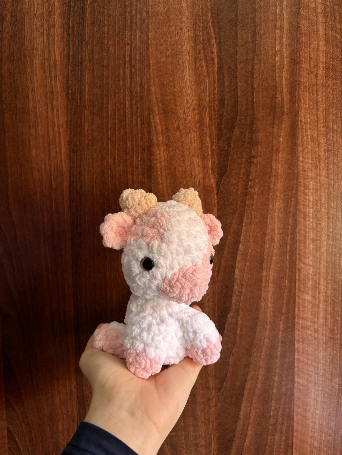 Văcuță crosetata - jucării și echipamente pentru copii - plușuri - figurine de pluș - Artynos.ro