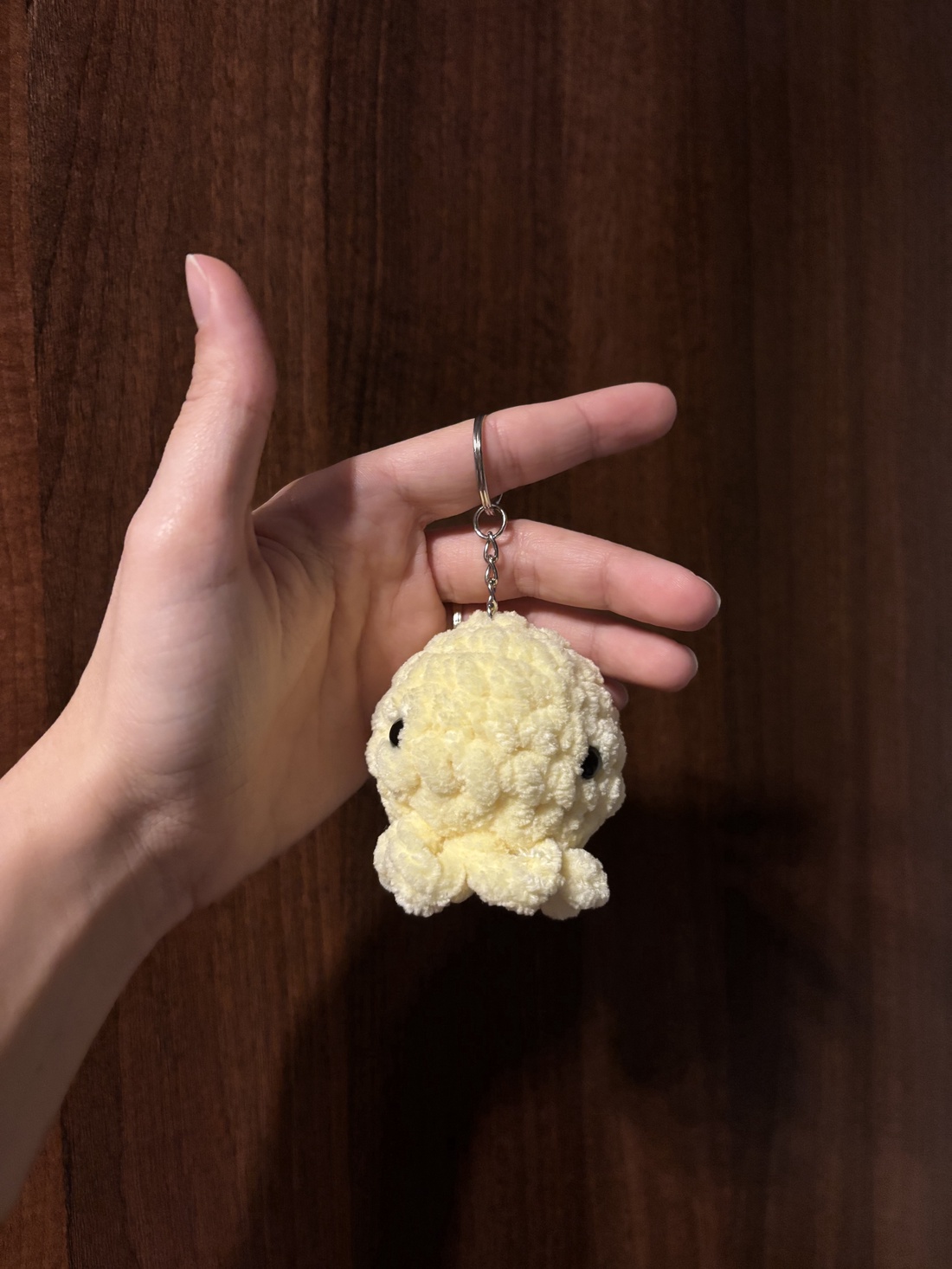 Breloc caracatiță croșetată  - jucării și echipamente pentru copii - plușuri - caracatițe din pluș - Artynos.ro