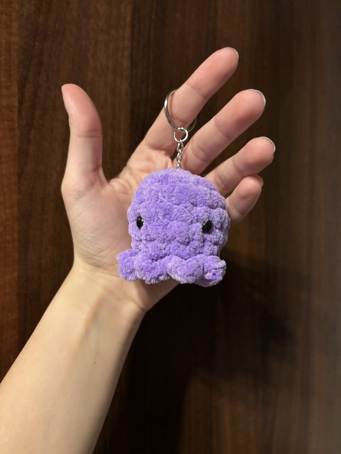 Breloc caracatiță croșetată  - jucării și echipamente pentru copii - plușuri - caracatițe din pluș - Artynos.ro