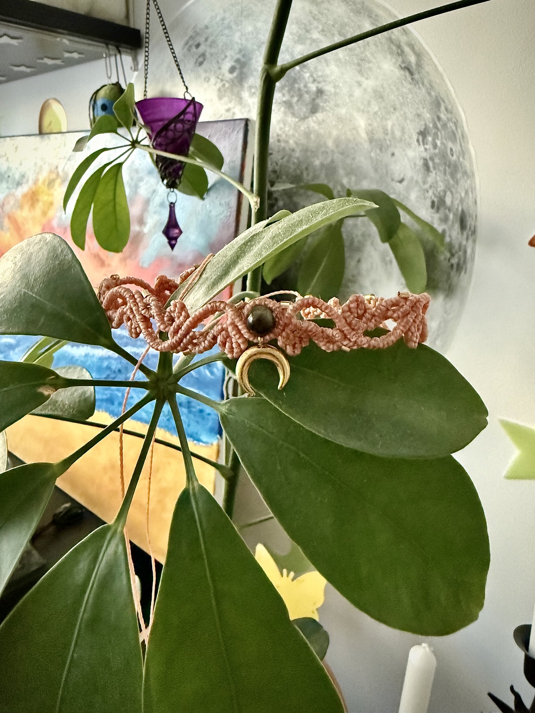 Esența Feminității: Choker Celestial cu Ochi de Soim  și Simbolul Lunii  - bijuterii - coliere - chockere - Artynos.ro