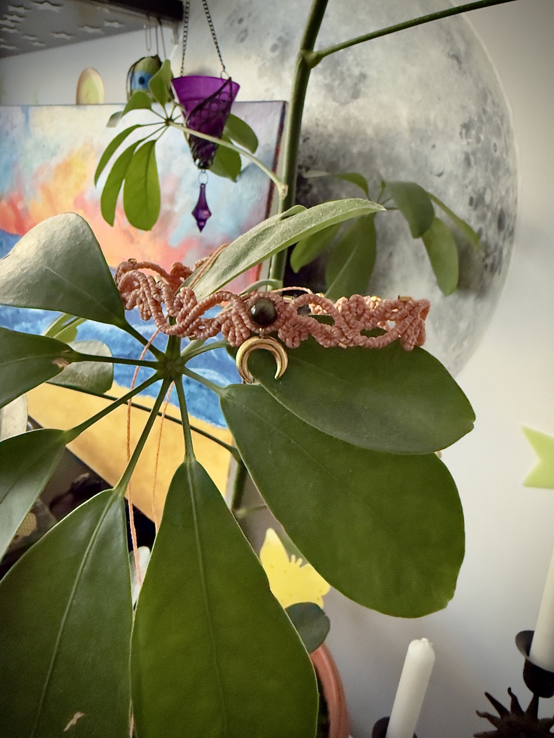 Esența Feminității: Choker Celestial cu Ochi de Soim  și Simbolul Lunii  - bijuterii - coliere - chockere - Artynos.ro