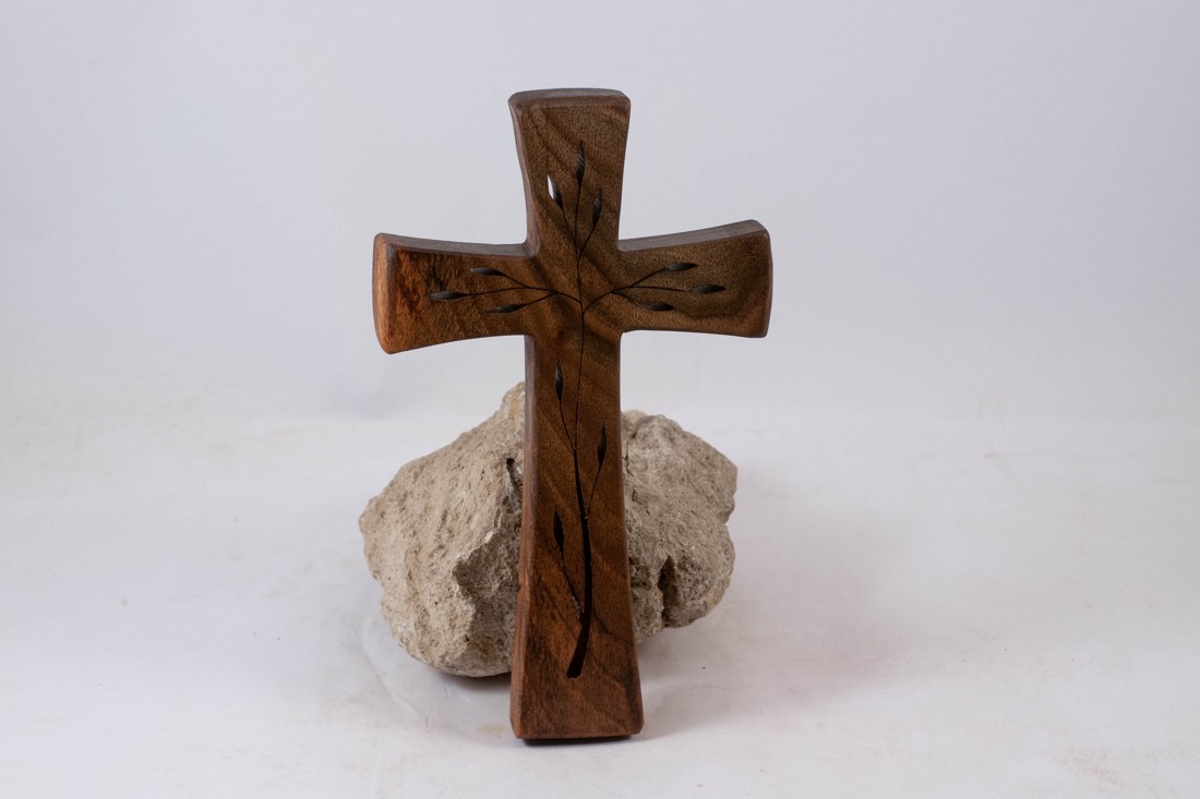 Cruce din lemn cu model, cruce de perete  - casă & stil de viață - accesorii religioase - cruce - Artynos.ro