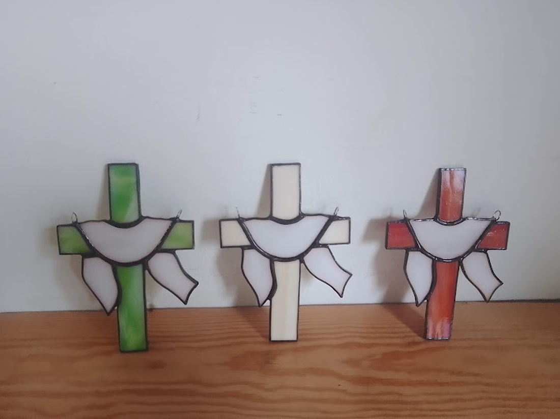 Cruce cu pânză Vitraliu Tiffany pentru Paște, Simbol al speranței și al reînnoirii - casă & stil de viață - obiecte religioase și de devoțiune - cruce - Artynos.ro Cruce cu pânză Vitraliu Tiffany pentru Paște, Simbol al speranței și al reînnoirii - casă & stil de viață - obiecte religioase și de devoțiune - cruce - Artynos.ro
