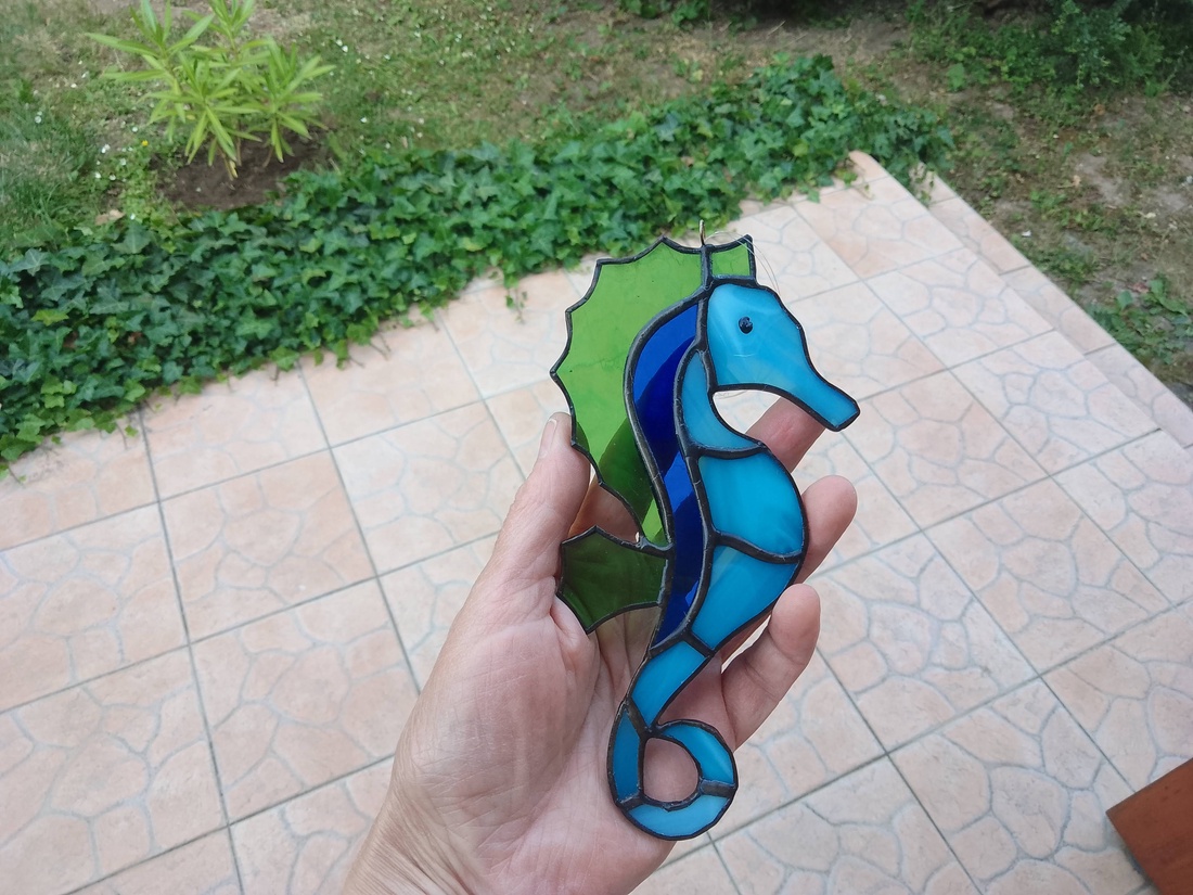 Seahorse Tiffany Window Decor O briză răcoritoare în zilele toride - casă & stil de viață - decorațiuni de casă - decorațiuni de geam și ușă - stickere pentru geam - Artynos.ro