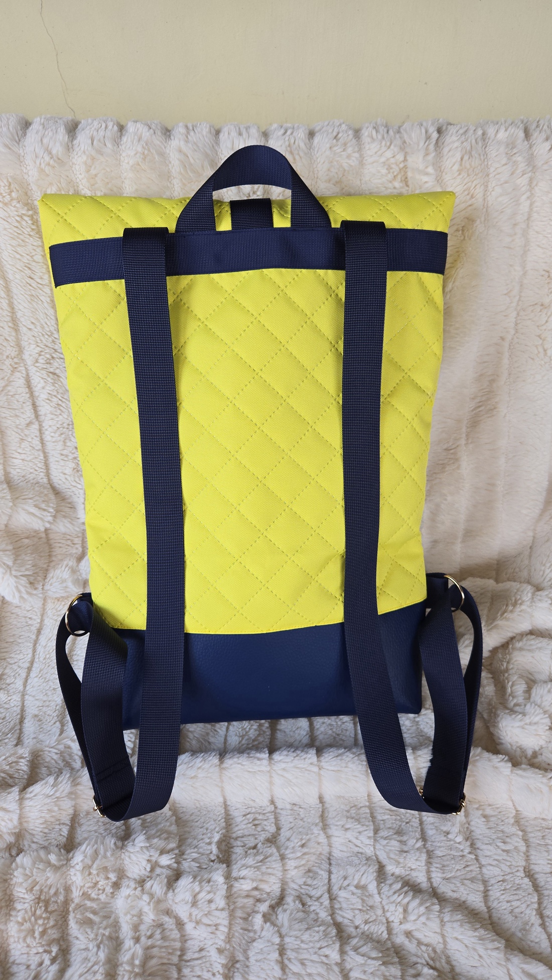 Roll Up hátizsák - geantă și husă - rucsacuri - rucsac rolltop - Artynos.ro Roll Up hátizsák - geantă și husă - rucsacuri - rucsac rolltop - Artynos.ro