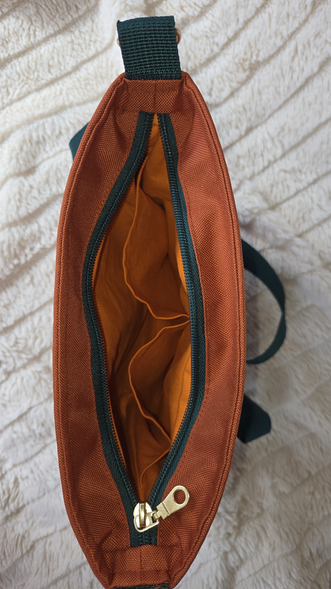 Mintás válltáska/Crossbag - geantă și husă - genți de umăr și genți de mână - genți de umăr - Artynos.ro Mintás válltáska/Crossbag - geantă și husă - genți de umăr și genți de mână - genți de umăr - Artynos.ro