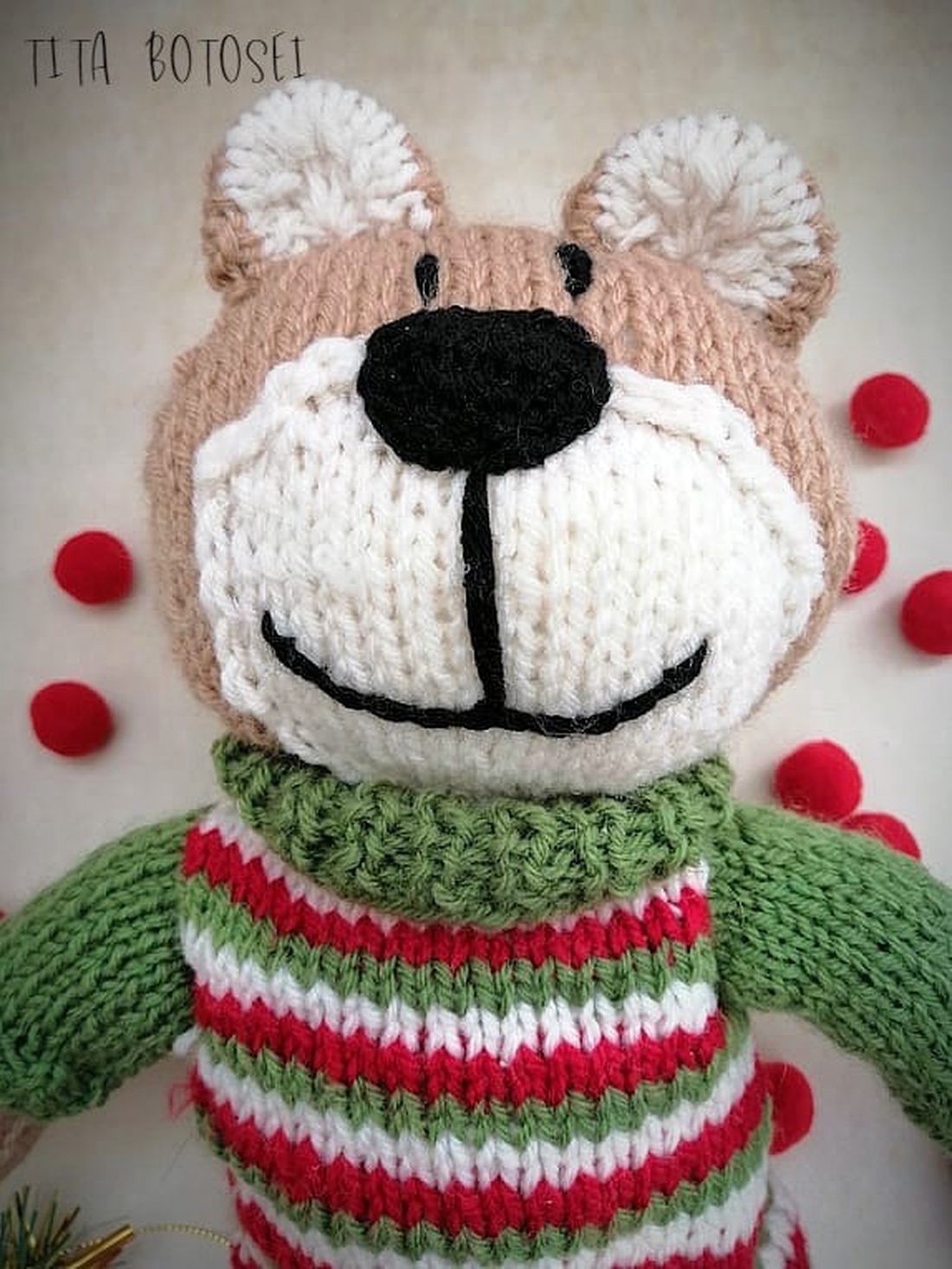 Ursuleață de Crăciun, jucărie tricotată. handmade. - accesorii de crăciun - cadouri de crăciun - Artynos.ro Ursuleață de Crăciun, jucărie tricotată. handmade. - accesorii de crăciun - cadouri de crăciun - Artynos.ro