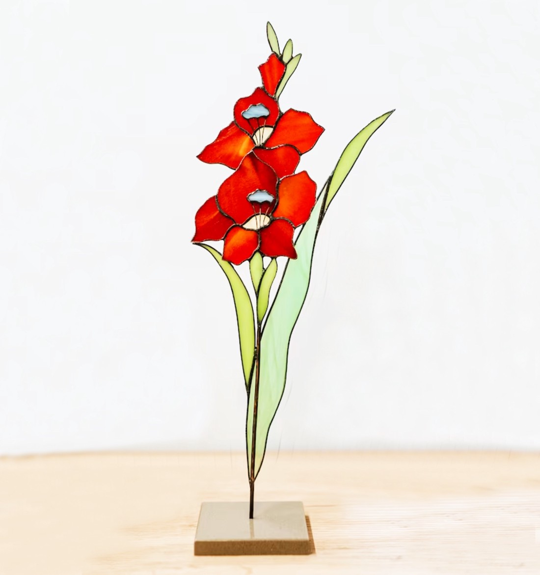 Decor de masă cu flori de sabie - - Artynos.ro Decor de masă cu flori de sabie - - Artynos.ro