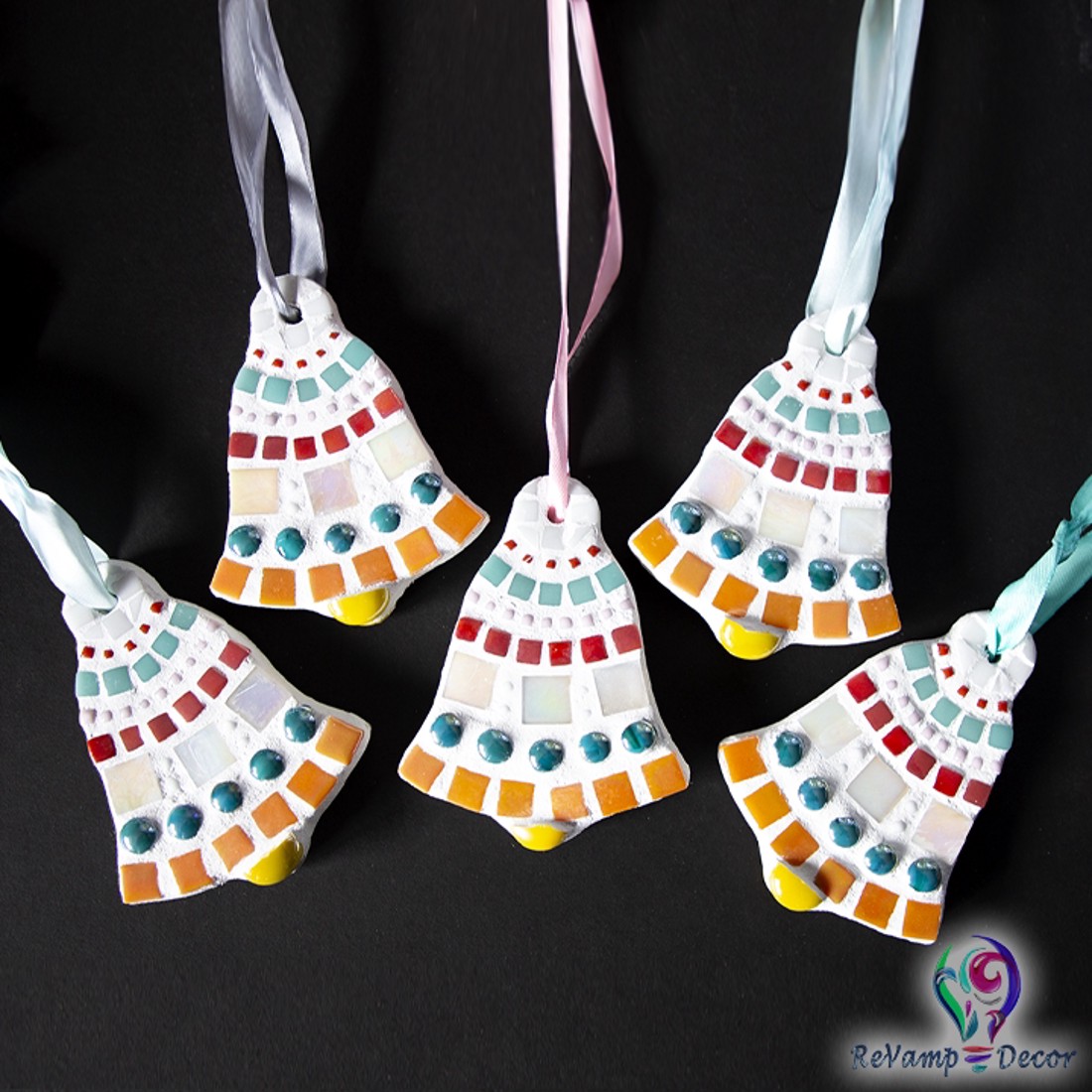 Mozaic din sticlă ornament pentru pomul de Crăciun clopot - - Artynos.ro Mozaic din sticlă ornament pentru pomul de Crăciun clopot - - Artynos.ro
