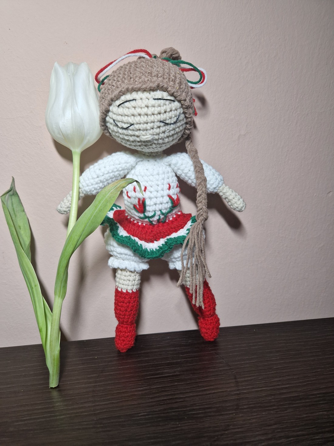 Păpușă fată maghiară - jucării și echipamente pentru copii - plușuri - păpușă croșetată, păpușă de pluș - Artynos.ro