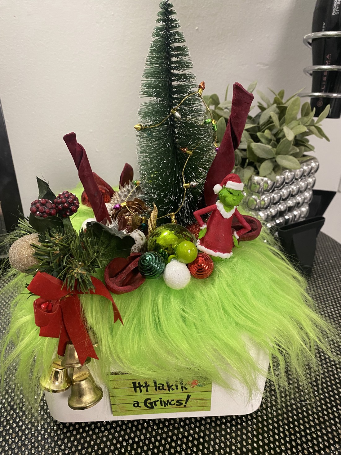 Masa de Crăciun Grinch dis - - Artynos.ro Masa de Crăciun Grinch dis - - Artynos.ro