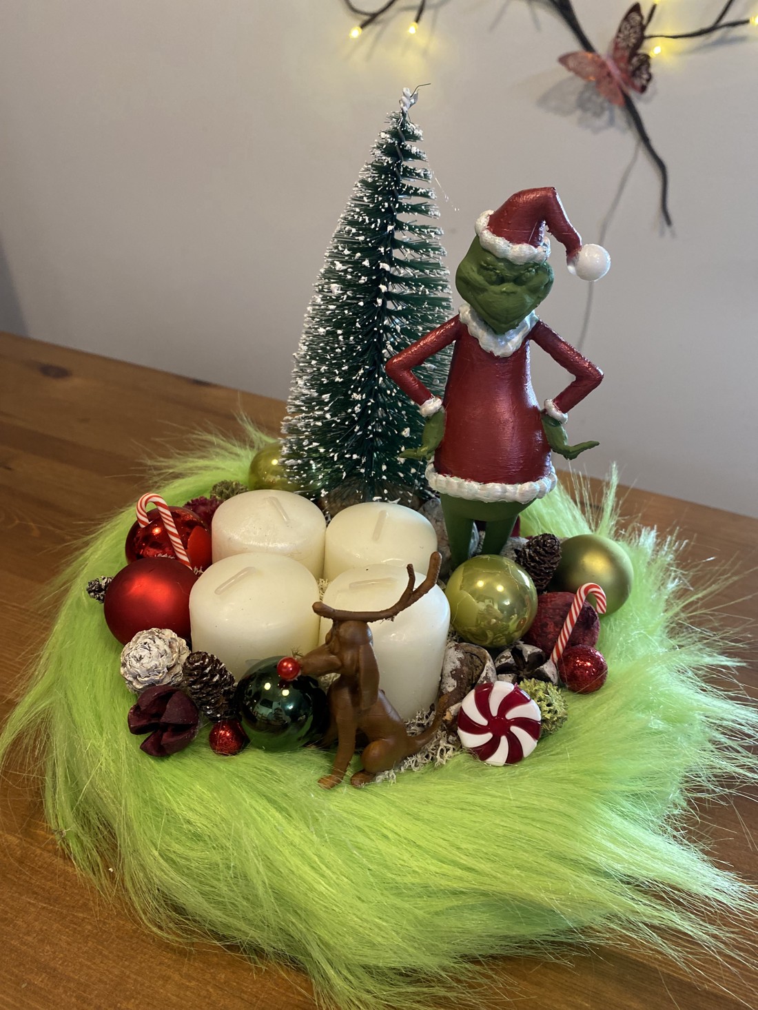 Decorațiune de Crăciun Grinch pentru masa de Advent  -  - Artynos.ro
