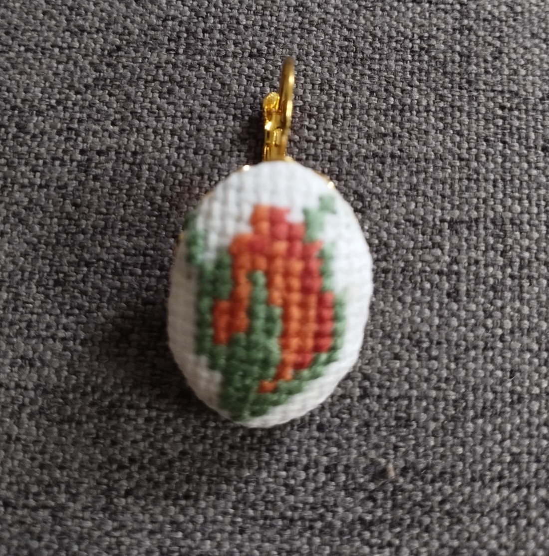 cercei brodați cu trandafir - - Artynos.ro cercei brodați cu trandafir - - Artynos.ro