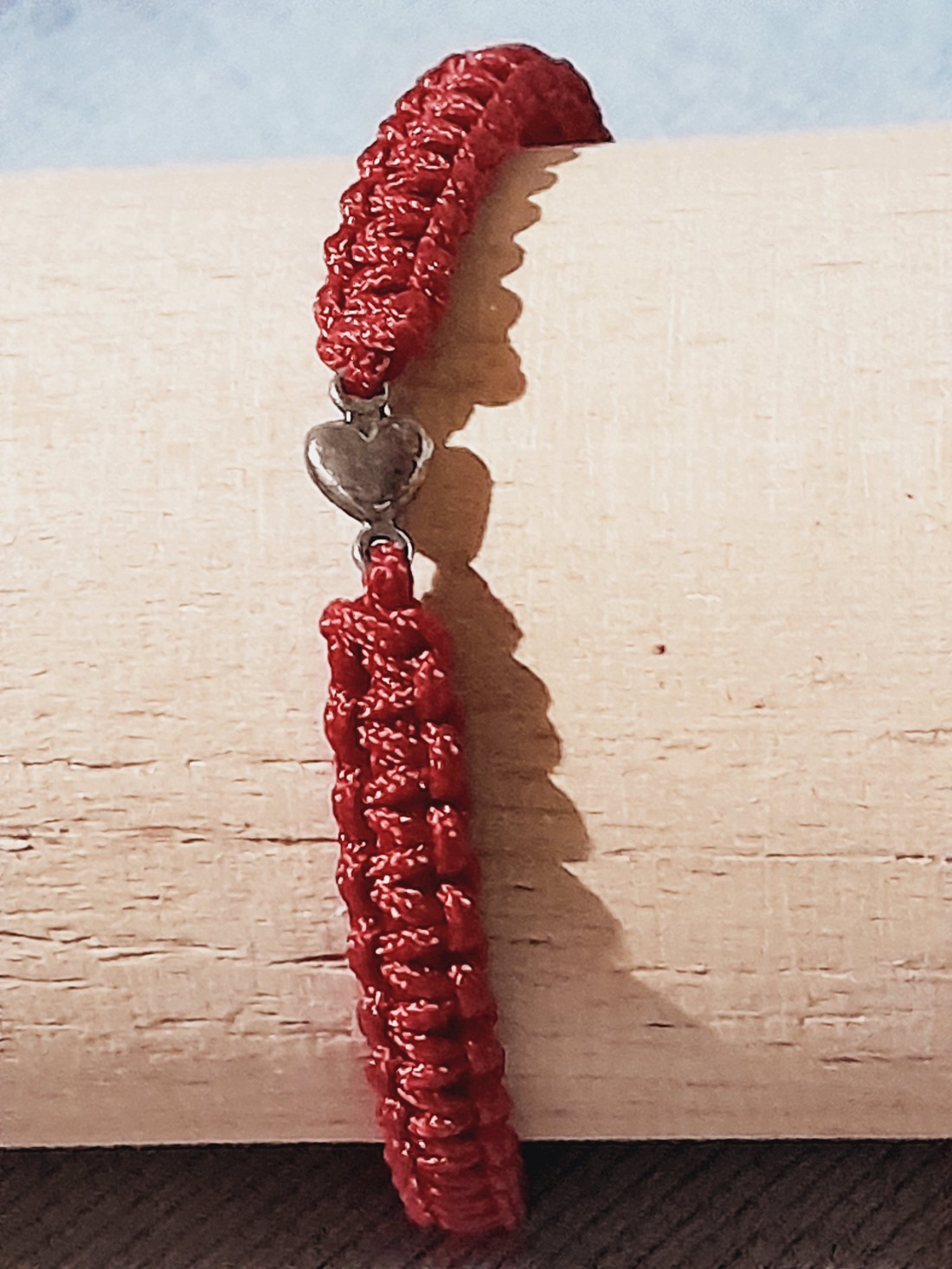 Brățară Macrame cu inimi - - Artynos.ro Brățară Macrame cu inimi - - Artynos.ro