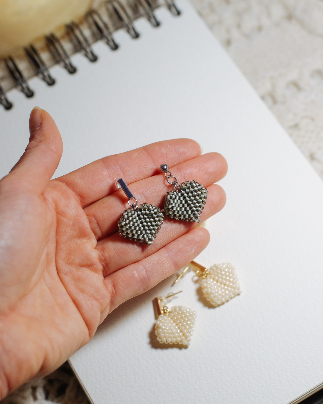 Cercei inimioara 3D - bijuterii - cercei - cercei din mărgele - Artynos.ro