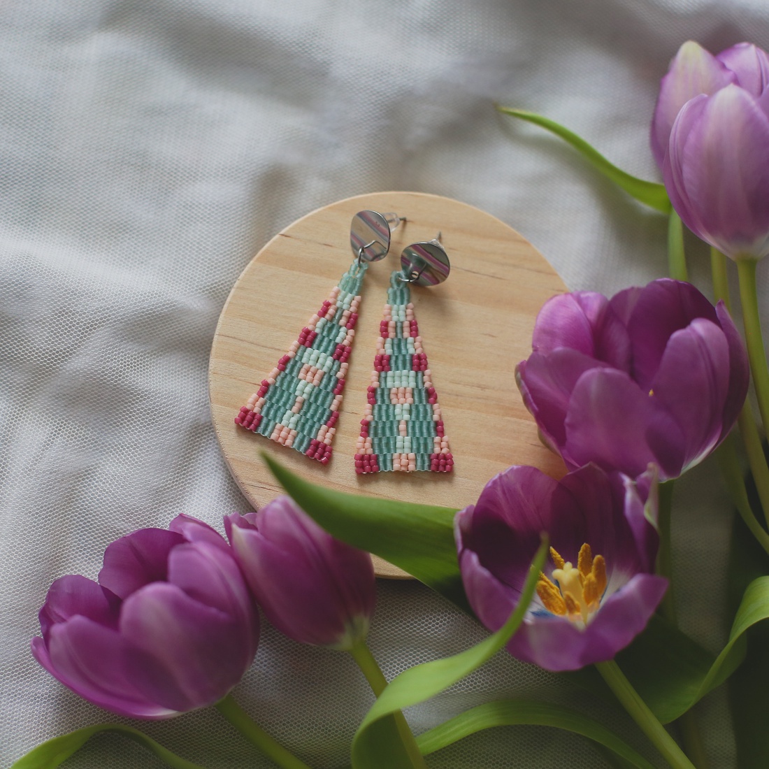 Cercei in culori pastelate - bijuterii - cercei - cercei din mărgele - Artynos.ro