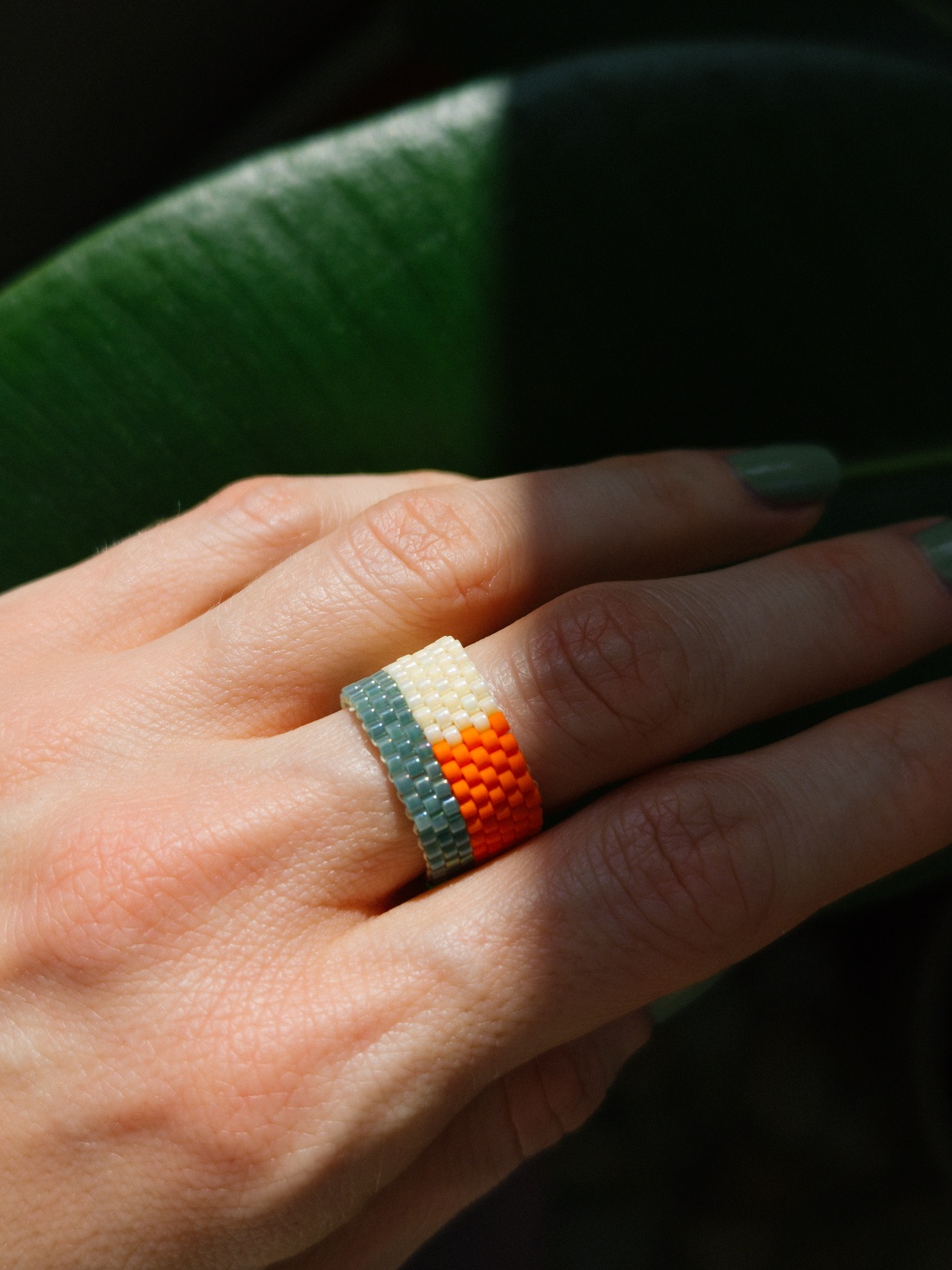 Inel din margele colorate - bijuterii - inele - inele cu pietre semiprețioase - Artynos.ro