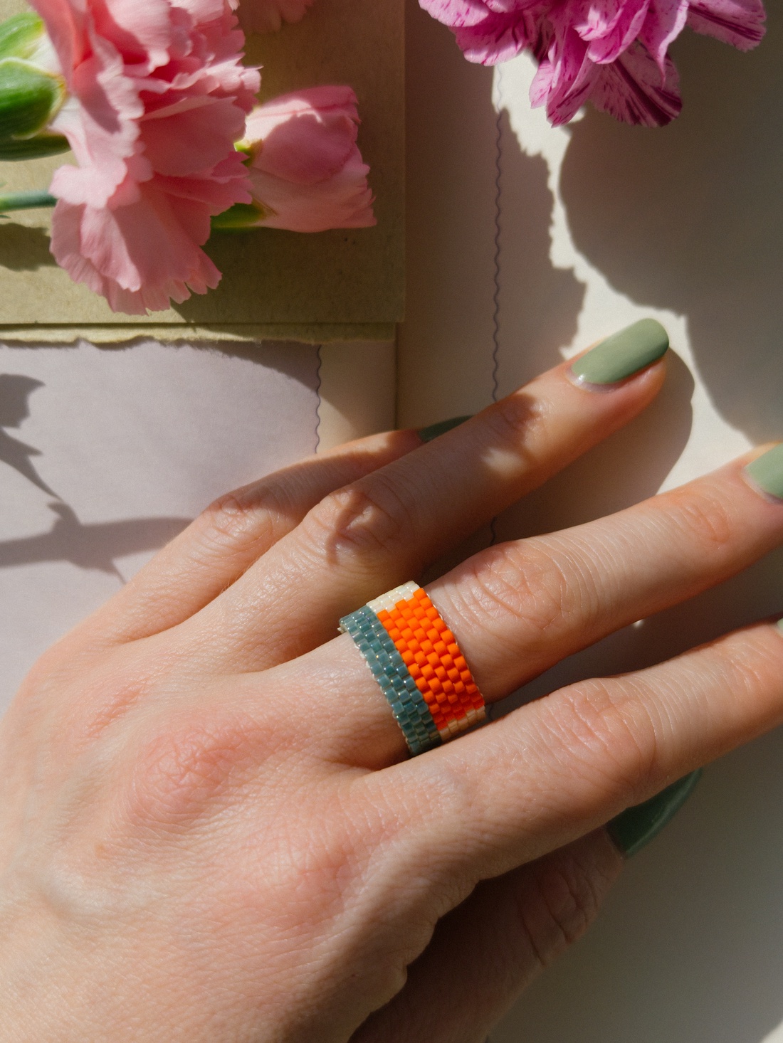 Inel din margele colorate - bijuterii - inele - inele cu pietre semiprețioase - Artynos.ro