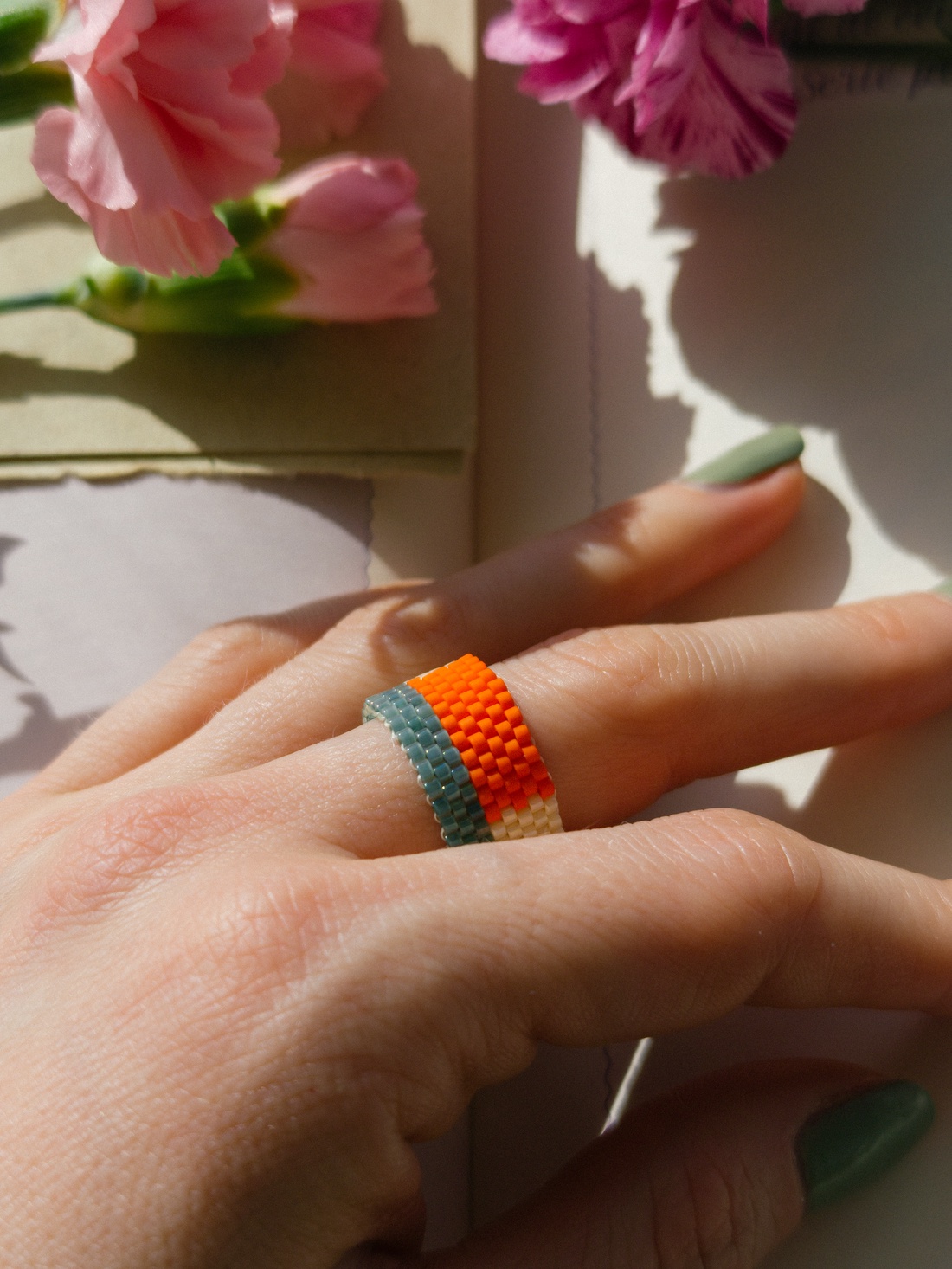 Inel din margele colorate - bijuterii - inele - inele cu pietre semiprețioase - Artynos.ro