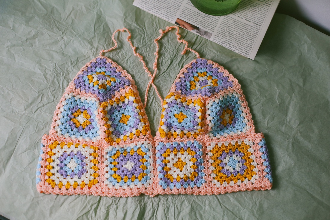 Top crosetat colorat, de vara - îmbrăcăminte și modă - haine damă - top de damă, bralette - Artynos.ro
