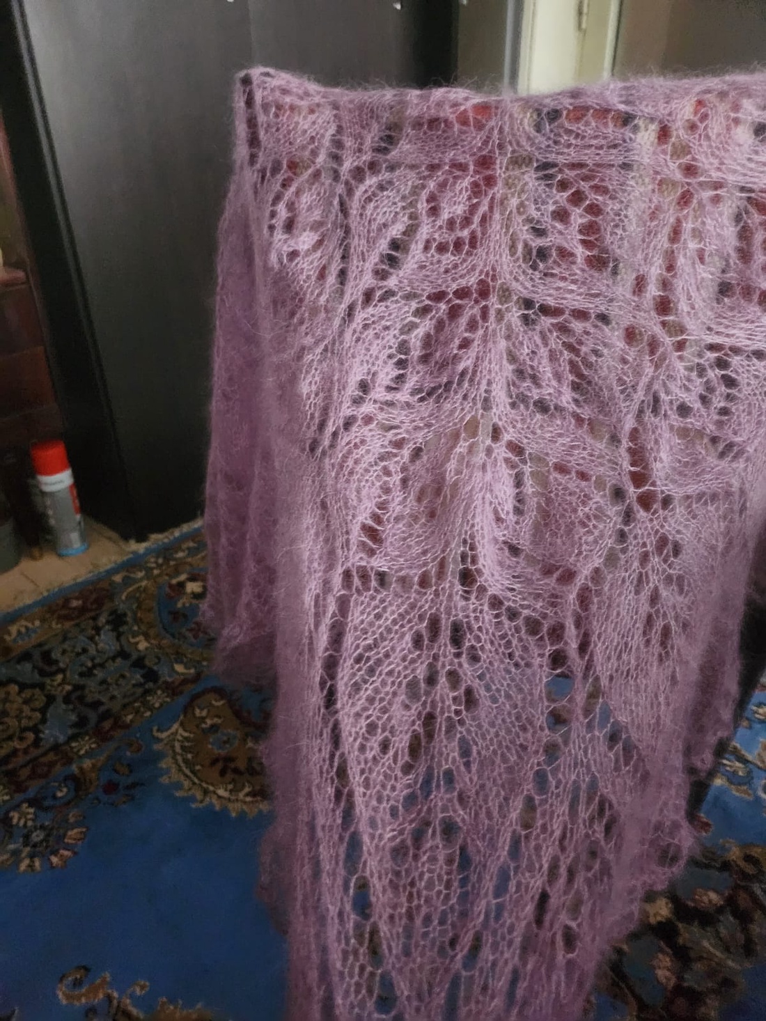 Sal tricotatpetale de trandafir - îmbrăcăminte și modă - haine damă - poncho - Artynos.ro