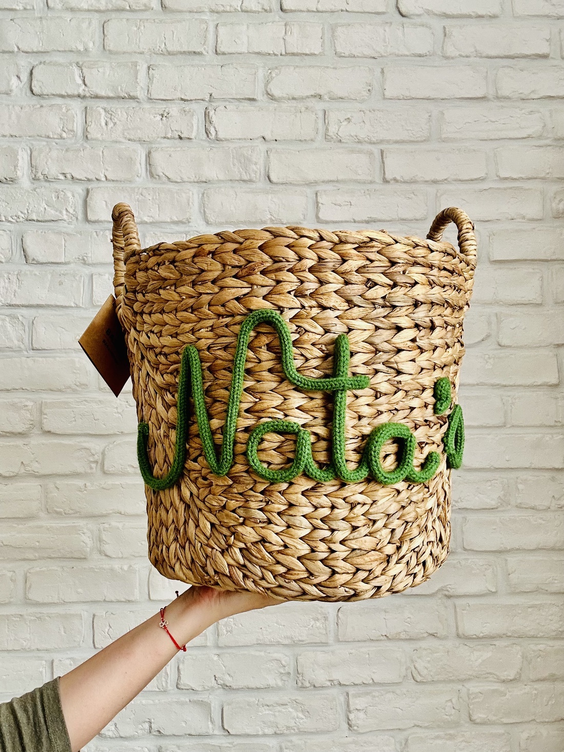 Coș nuiele personalizat cu nume din șnur tricotat - casă & stil de viață - echipament pentru camera copiilor - cutii depozitare jucării - Artynos.ro Coș nuiele personalizat cu nume din șnur tricotat - casă & stil de viață - echipament pentru camera copiilor - cutii depozitare jucării - Artynos.ro