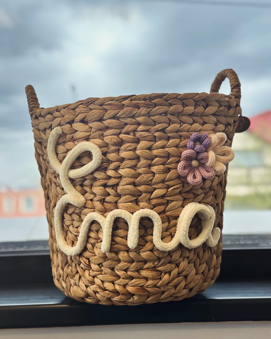 Coș nuiele personalizat cu nume din șnur tricotat - casă & stil de viață - echipament pentru camera copiilor - cutii depozitare jucării - Artynos.ro Coș nuiele personalizat cu nume din șnur tricotat - casă & stil de viață - echipament pentru camera copiilor - cutii depozitare jucării - Artynos.ro